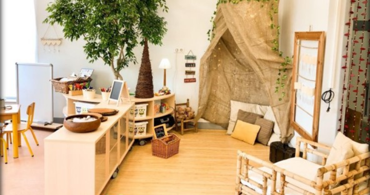 Calm walls with minimal, purposeful display